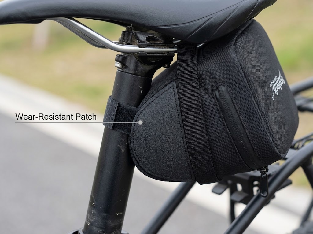Materialen voor fiets- en motortassen: wat de weg met ze doet